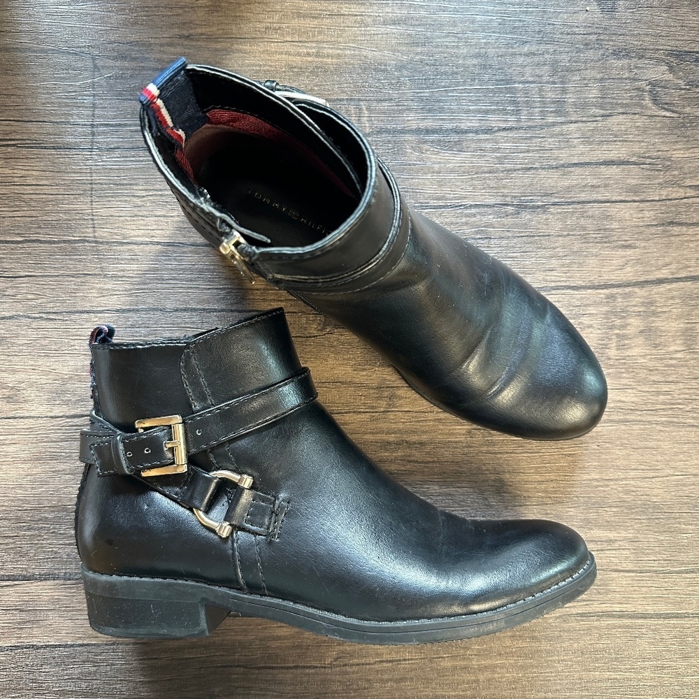 *TOMMY HILFIGER* Black Boots x Silver Buckle Size 5